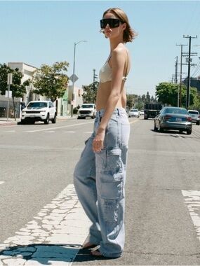 Zara Wide-Leg Light Wash Cargo Jeans - Light Blue